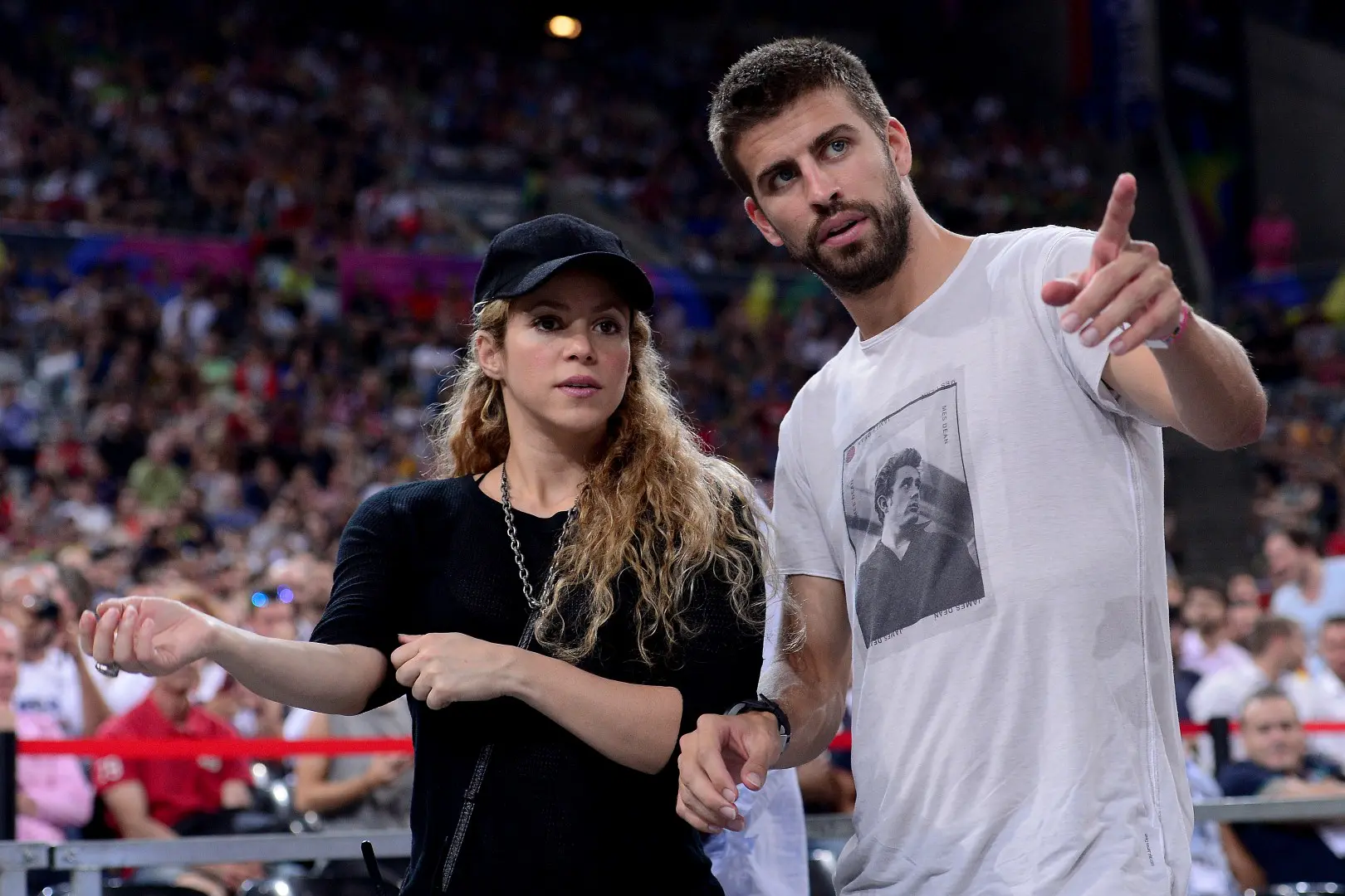 Shakira dan bek Barcelona, Gerard Pique (AFP)