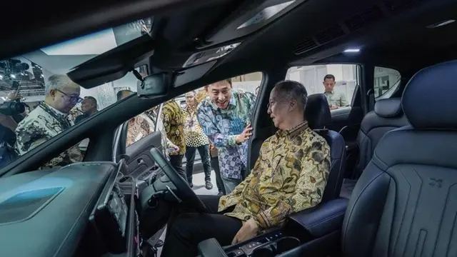 Menperin Agus Gumiwang Tandatangani STARGAZER Cartenz X, Apresiasi Langkah Hyundai Perkuat Produk Lokal