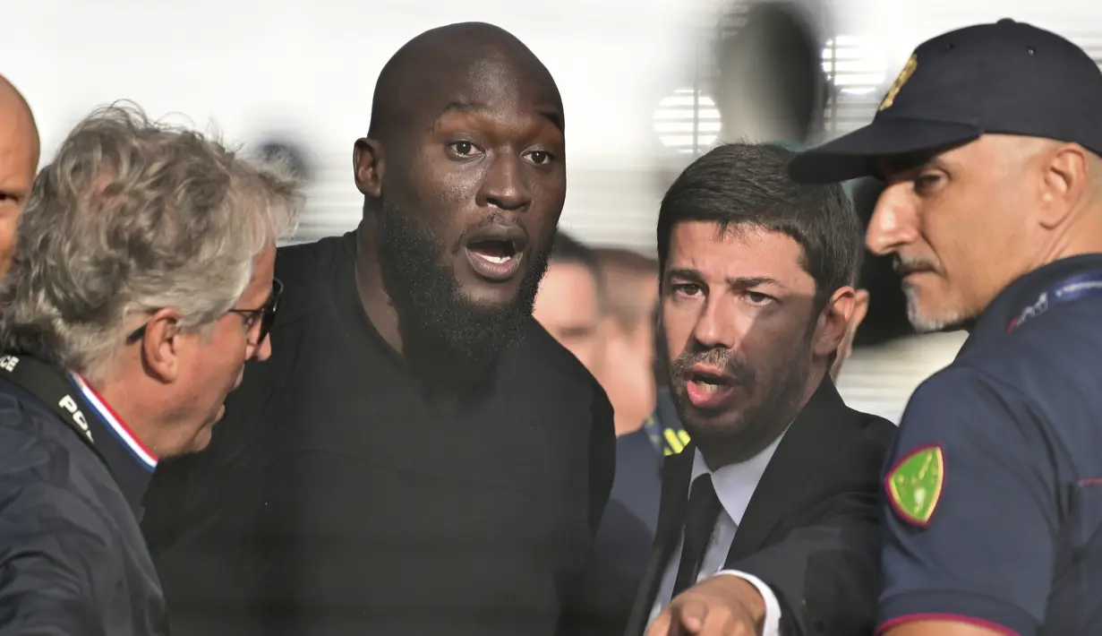 Biaya peminjaman Lukaku senilai 5,8 juta euro. Pemain berusia 30 tahun tersebut akan mendapat gaji sebesar 7,5 juta euro di Olimpico. (Alfredo Falcone/LaPresse via AP)