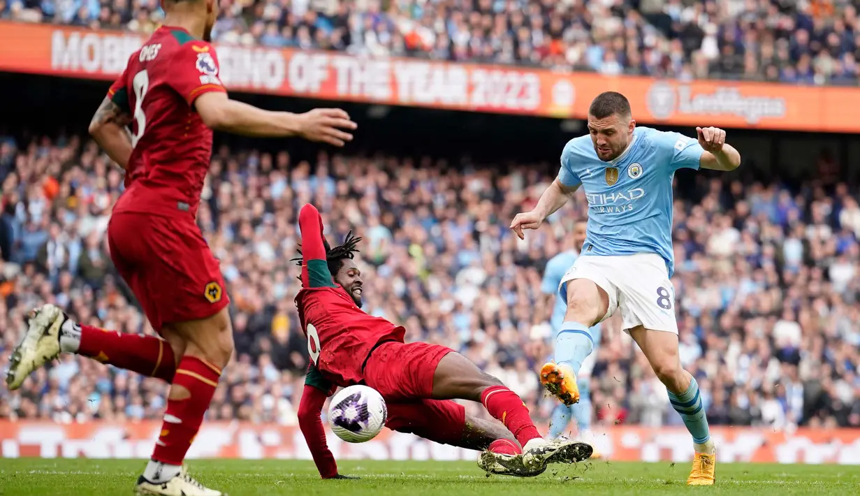 Manchester City langsung mengambil inisiatif menyerang sejak menit awal pertandingan. (AP Photo/Dave Thompson)