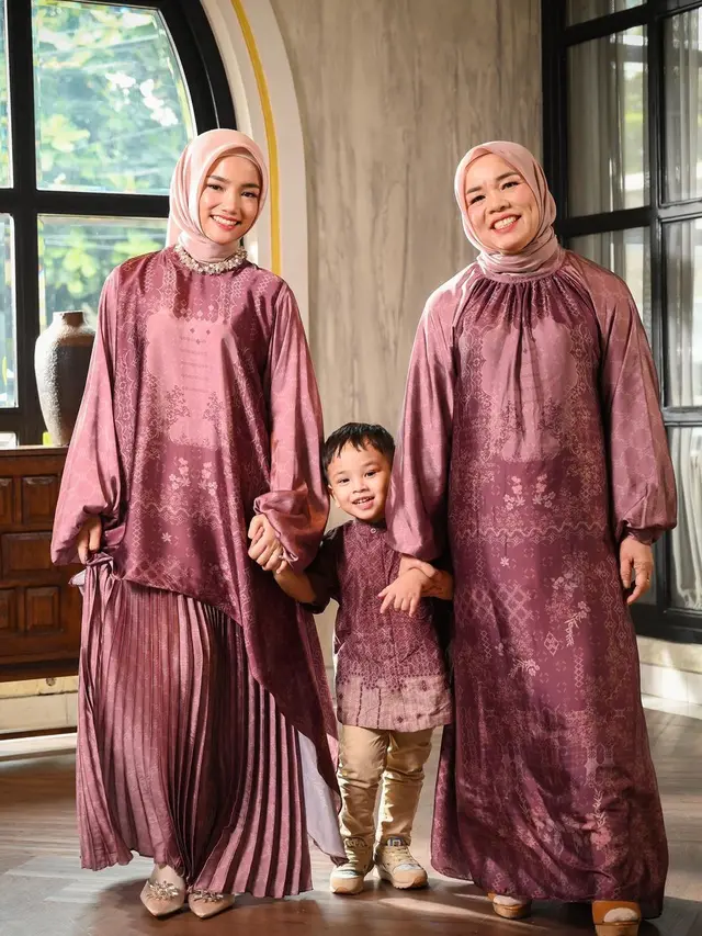 Pemotretan Keluarga Fuji dengan Baju Lebaran