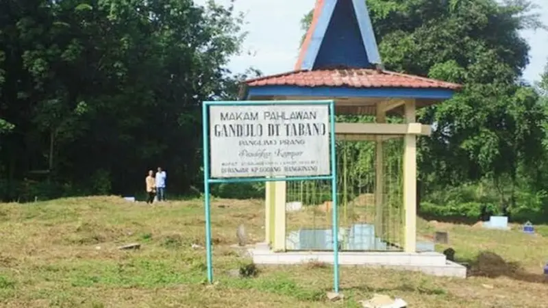 Makam Datuk Tabano di Kabupaten Kampar.