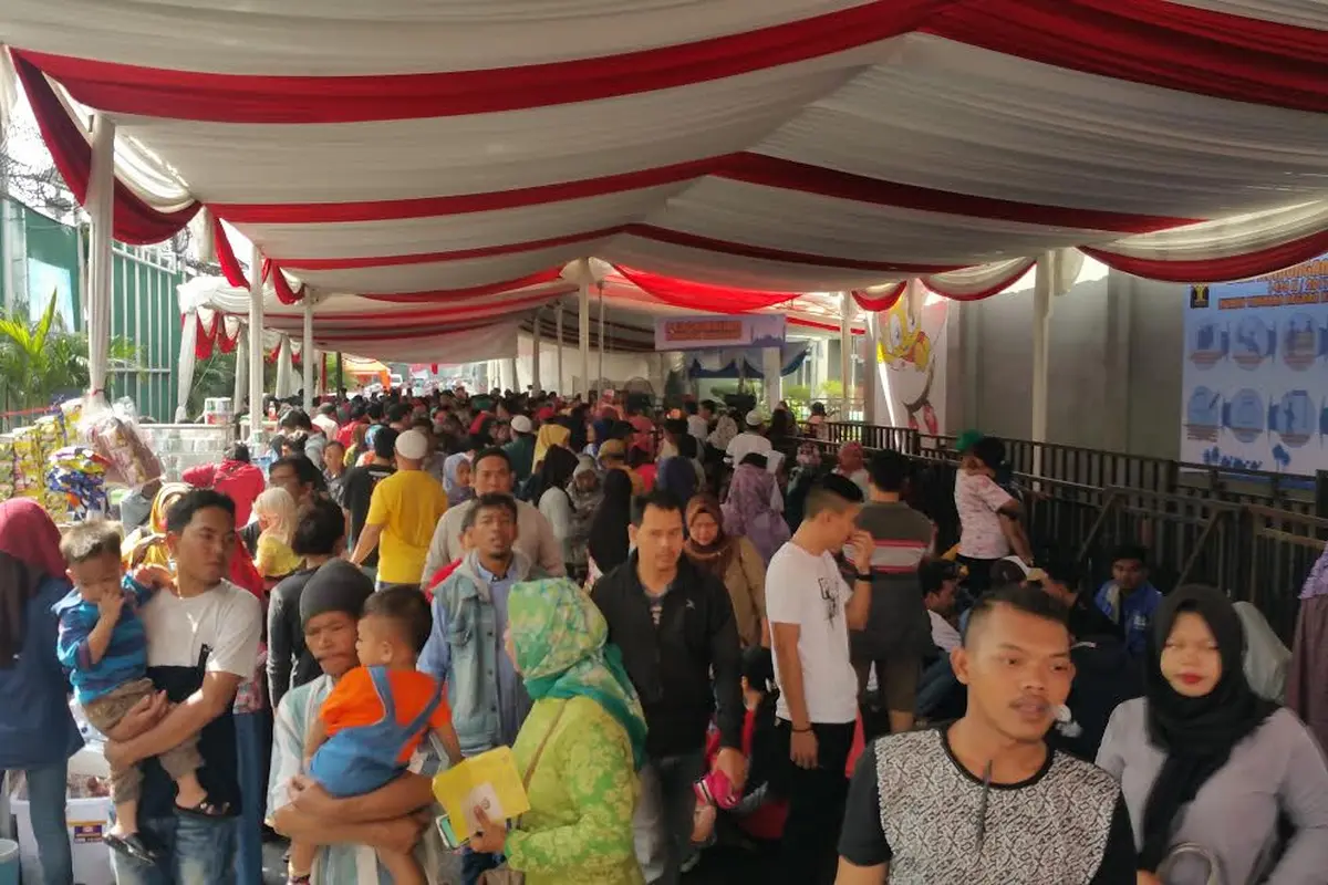 Pengunjung di Lapas Cipinang