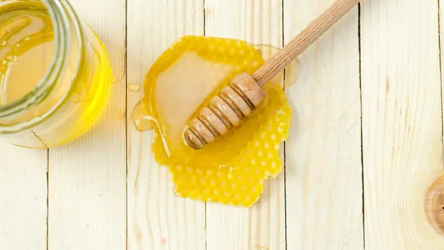 Tips Mengatasi Bibir Mengelupas