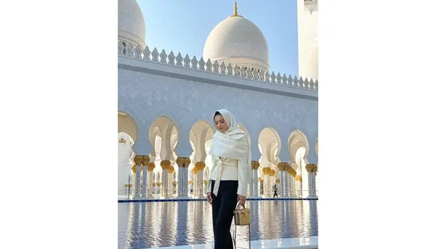 Dipuji Semakin Cantik, Ini 6 Potret Raline Shah Pakai Kerudung