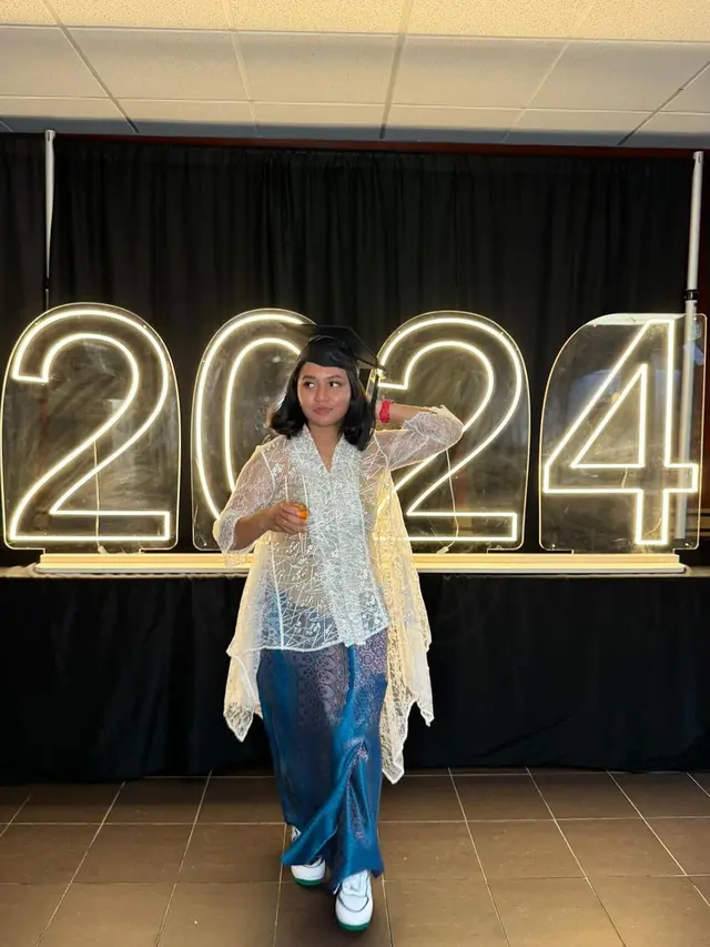 Potret wisuda Pruistin anak sulung Shahnaz Haque (Sumber: Instagram/@shahnaz.haque)