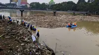Sampah di Sungai Cisadane.