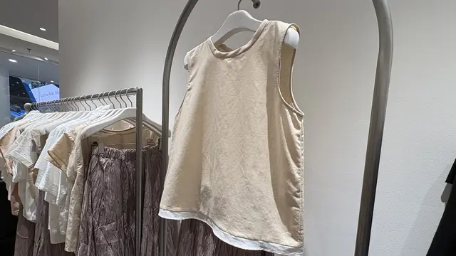 Koleksi terbaru Giordano Ladies Fall Winter 2025 yang memberikan kesan kontemporer sekaligus praktis. [Anisha/Fimela]