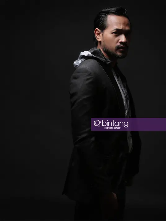 Meski telah banyak terlibat dalam berbagai peran film dan sinetron, Oka Antara mengaku masih ada yang belum terwujud dalam dunia akting. (Bambang E. Ros/Bintang.com)