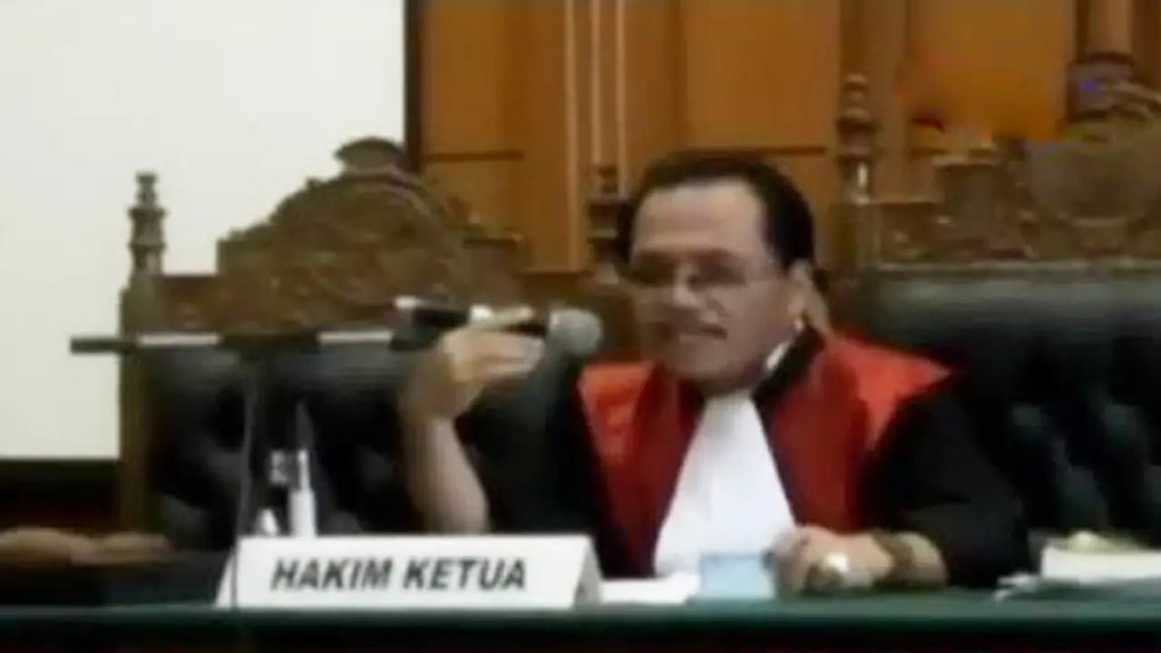 VIDEO: Sidang Praperadilan La Nyalla Berlangsung Gaduh
