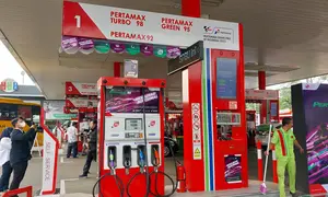 Pertamax Green 95 sudah terpampang di SPBU Pertamina Jalan MT Haryono, Jakarta. Ini merupakan produk BBM campur bioetanol dengan tingkat RON 95. Foto: Liputan6.com/ Arief R