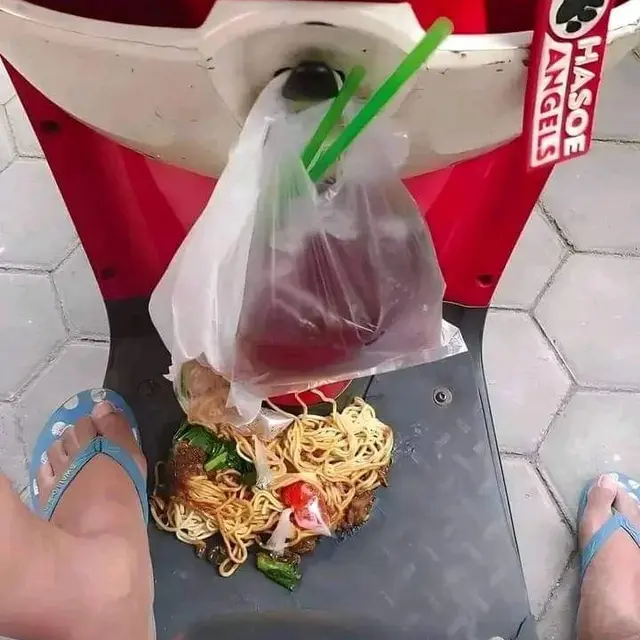 6 Momen Apes Makanan Tumpah Sebelum Dipindah ke Wadah Ini Bikin Elus Dada
