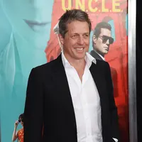 Menurut berbagai sumber, Hugh Grant tidak dapat mengendalikan diri akan rasa bosan terhadap perempuan. Ia pernah mengeluarkan $50 untuk sebuah oral seks dan kemudian tertangkap oleh LAPD. (AFP/Bintang.com) Sumber: therichest.com