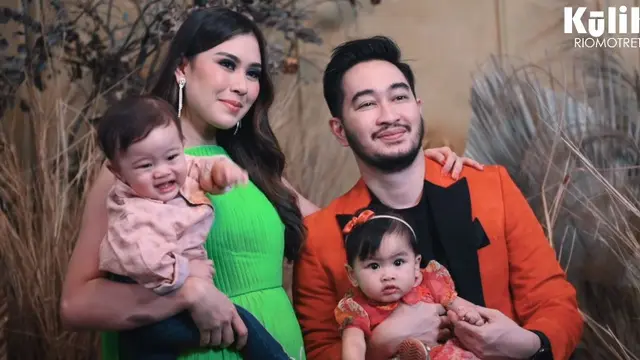 7 Pemotretan Syahnaz dan Jeje Bersama Si Kembar, Outfitnya Ditaksir Rp 4 Miliar
