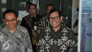 Pramono Anung  berjalan keluar usai mengunjungi KPK, Jakarta, Senin (28/9/2015). Kedatangan Pramono untuk menyampaikan Laporan Harta Kekayaan Penyelenggara Negara (LHKPN) ke KPK.  (Liputan6.com/Andrian M Tunay)
