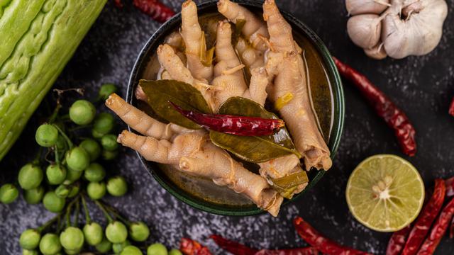 Ilustrasi masakan kaki ayam