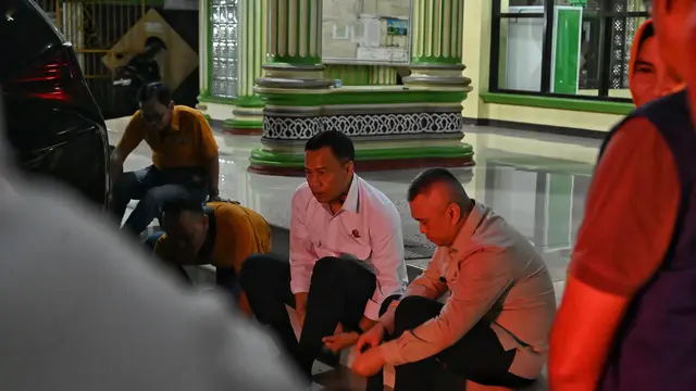 Menteri Perhubungan Dudy Purwagandhi meninjau sejumlah masjid di Jalur Pantai Utara (Pantura). (Dok Kemenhub)
