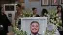 Para Pelayat masih terus berdatangan di rumah duka pemilik nama lengkap Michael Prabawa Mohede. Karangan bunga berjejer disepanjang jalan dari penyanyi hingga lebel. (Adrian Putra/Bintang.com)