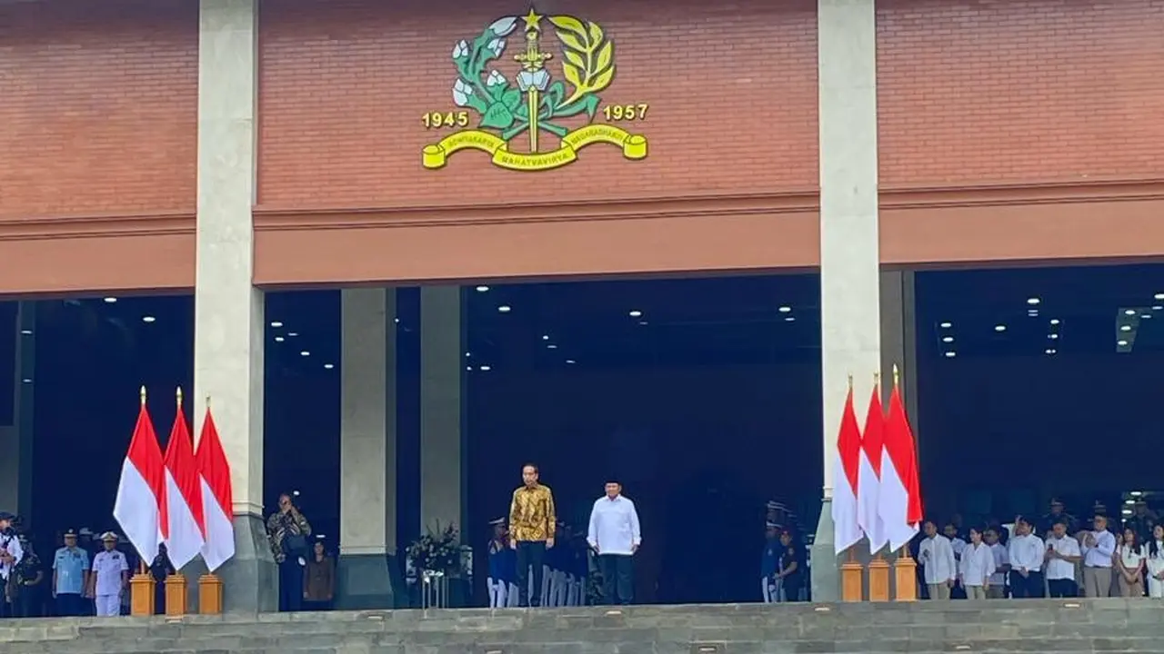 Presiden Joko Widodo atau Jokowi saat meresmikan gedung Graha Utama Akademi Militer (Akmil) Magelang, Jawa Tengah, Senin (29/1/2024).