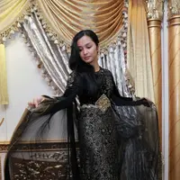 Ditambahkan Asyraf yang notabene merupakan anak tiri diva Malaysia, Siti Nurhaliza ini, konsep pernikahan di Kuala Lumpur nanti tidak akan berkonsep tradisional, namun lebih kepada entertainment. (Galih W. Satria/Bintang.com)