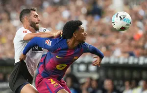 Bos Barcelona Beri Sinyal soal Masa Depan Alejandro Balde: Bisa Dilepas ke MU?