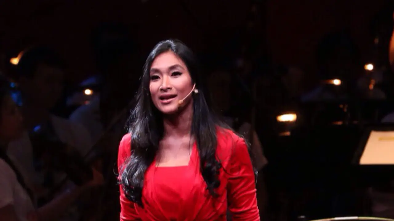 [Bintang] Happy Salma