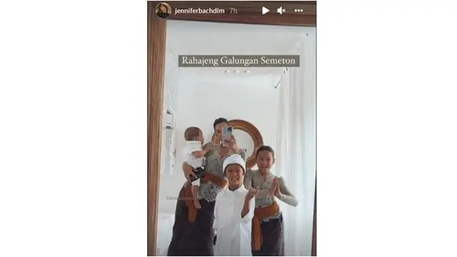 Rayakan Galungan, Ini 6 Momen Jennifer Bachdim dan Anak Pakai Baju Adat Bali