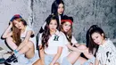 Tak hanya foto promosi, video musik Red Velvet juga dianggap memperlihatkan konten yang tak pantas. Lantaran di video musik itu, terlihat senjata api yang ditodongkan. (Foto: Allkpop.com)
