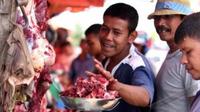 Setiap kali menjelang Bulan Suci Ramadhan, masyarakat Aceh akan menyambut bulan penuh berkah dengan cara khas, yakni tradisi mameugang atau 