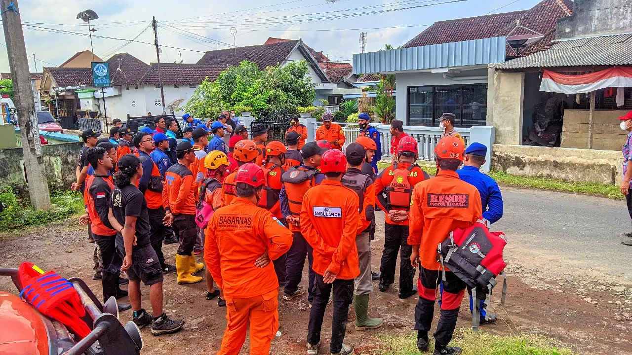 Tim SAR gabungan menemukan bocah MWZ (12) dalam keadaan meninggal dunia. (Dian Kurniawan/Liputan6.com)