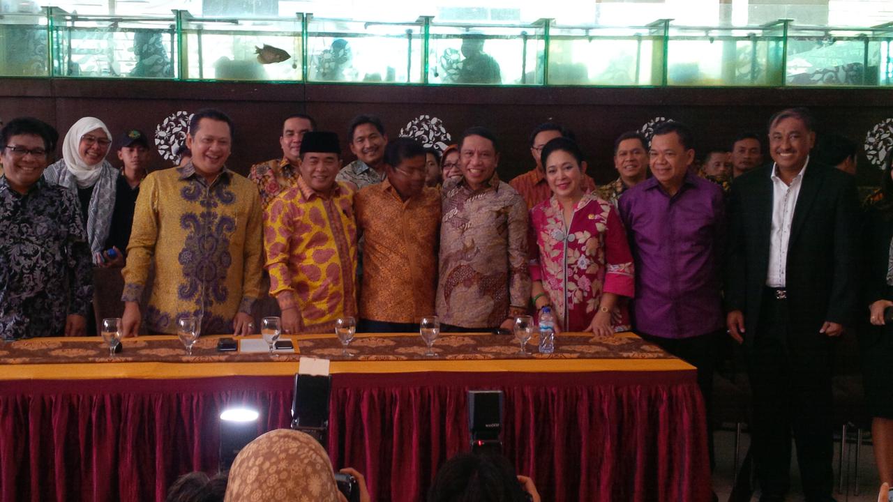 Dua Sekjen Golkar