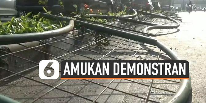 VIDEO: Lihat, Kerusakan Parah Akibat Amukan Demonstran