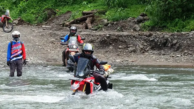 Menerobos sungai
