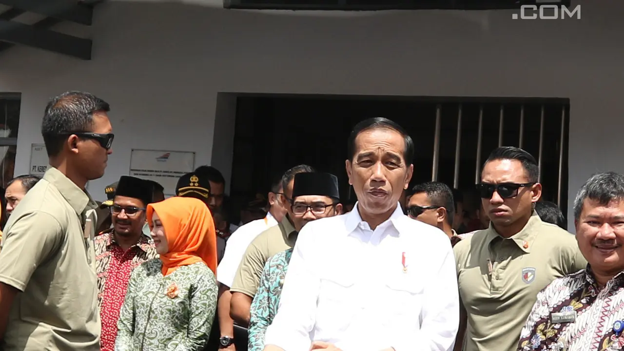 Jokowi Tinjau Reaktivasi Jalur KA Cibatu-Garut