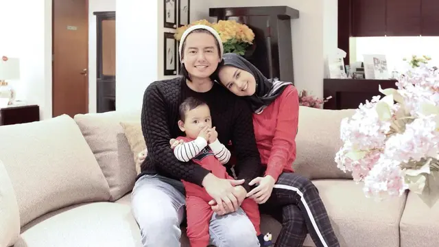 Cut Meyriska dan putranya, Shaquille Kaili Danuarta. (Foto: Instagram @cutratumeyriska)