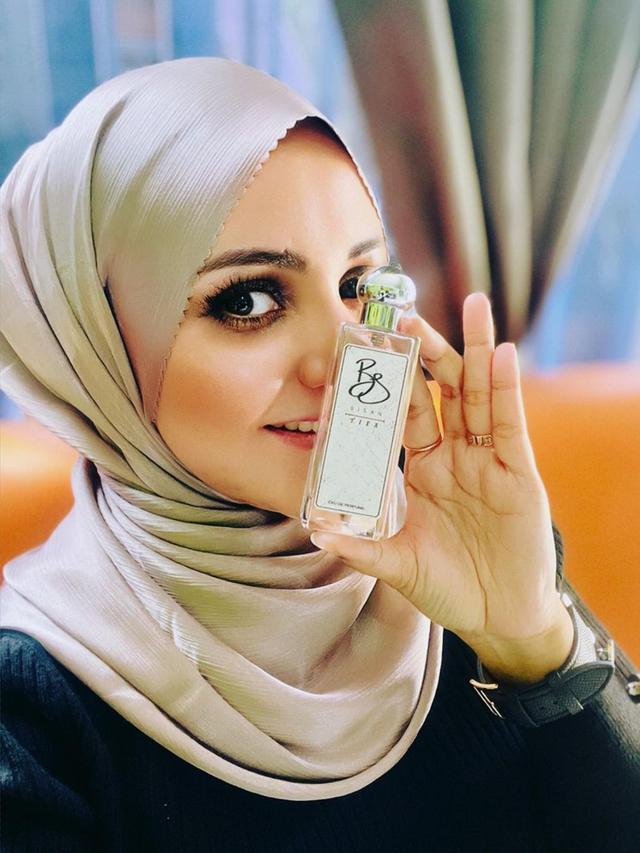 Mirfad Amelia mantap meluncurkan produk pafrum pribadinya yang diberi nama Bisan (https://www.instagram.com/p/CeBPKD_PBfU/)