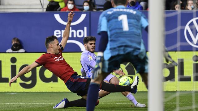 Foto: Dua Bocah 19 Tahun Selamatkan Barcelona dari Kekalahan atas Osasuna di Liga Spanyol