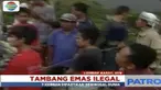 Tim SAR dibantu warga menggunakan tali tambang untuk menarik para korban dari dalam lubang sedalam 20 hingga 30 meter.