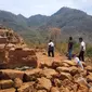 Bangunan mirip candi di kaki Gunung Wilis (Liputan6.com/Dian Kurniawan)