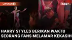 Momen mengharukan dan mengundang perhatian terjadi ketika Harry Styles sedang konser