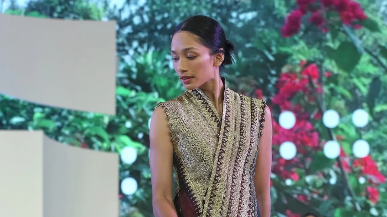 Koleksi Tangan Prive di Fashion Nation
