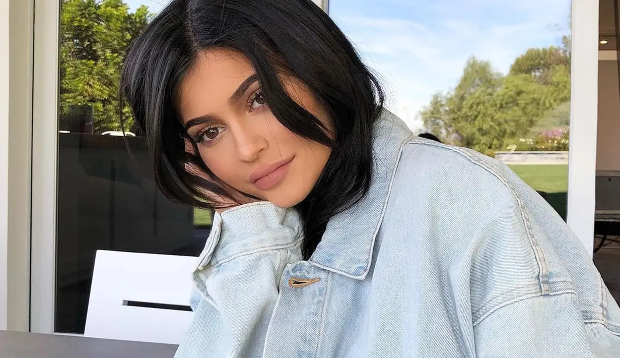 Sementara itu, kehamilan Kylie Jenner pun saat ini masih menjadi sebuah misteri. (instagram/kyliejenne)