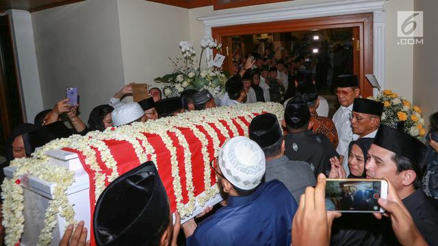 Tiba di Puri Cikeas Jenazah Ani Yudhoyono Disemayamkan