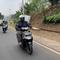 Pengguna motor listrik mulai banyak berseliweran di jalanan Indonesia. (ist)