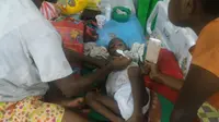 Begini Para Dokter Tangani Campak dan Gizi Buruk di Asmat
