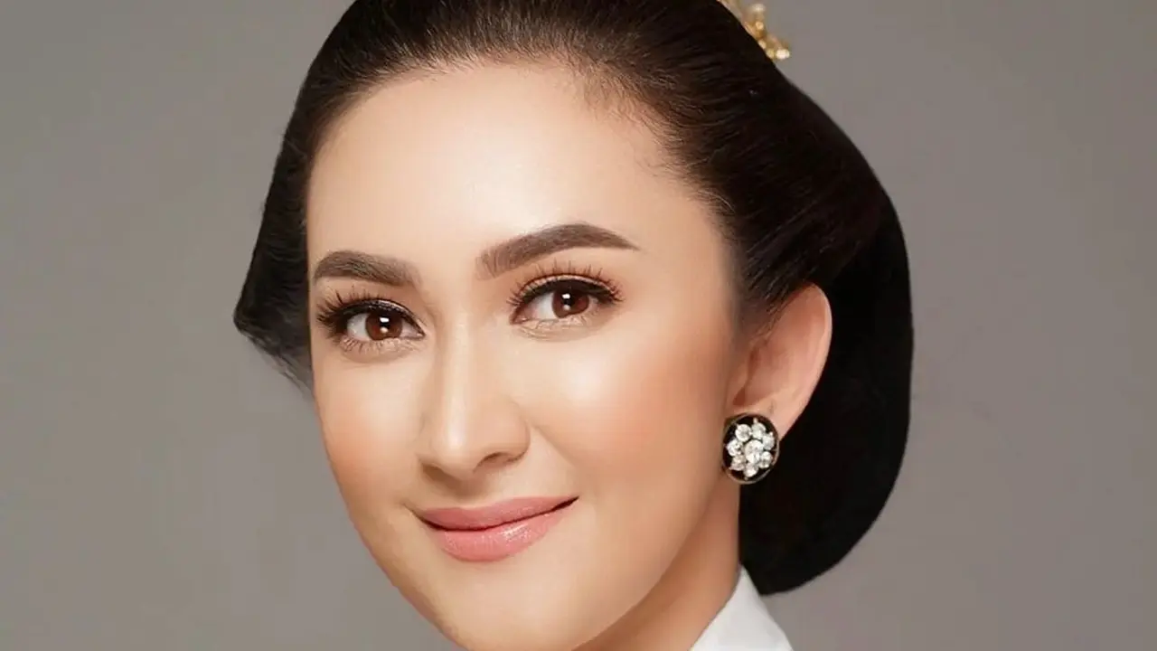 Rahasia Tampak Muda Nafa Urbach
