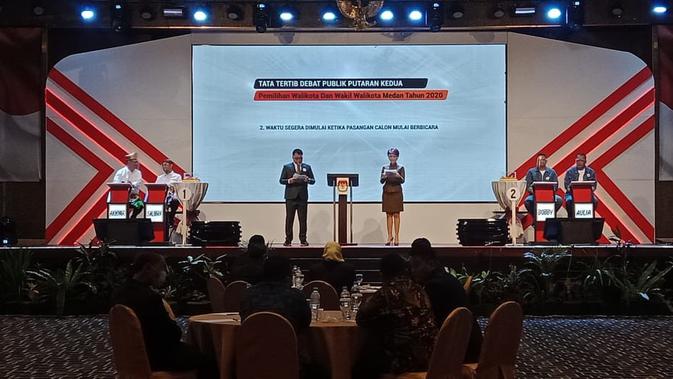 Paslon Pilwalkot dalam debat kandidat Pilkada Medan
