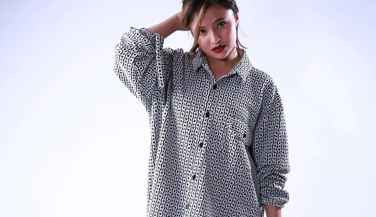 Kemarahan Egi John ditanggapi santai oleh kekasihnya, Marshanda. Meski membongkar kejelekannya, Caca dengan santai menanggapi ‘amukan’ Egi. Bahkan ia berharap Egi cepat tenang. (Deki Prayoga/Bintang.com)