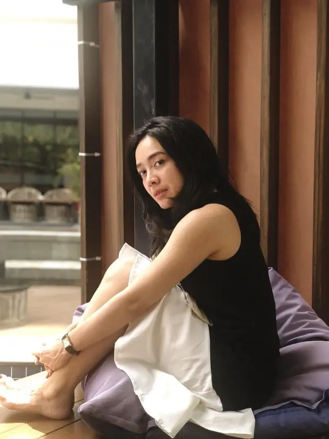 Lama Vakum, Ini 7 Potret Terbaru Dea Ananda yang Tetap Awet Muda