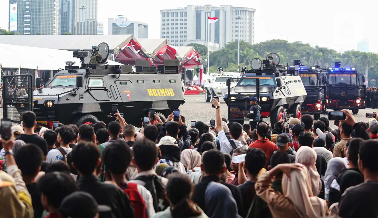 HUT ke-78 Bhayangkara mengangkat tema Polri Presisi Mendukung Percepatan Transformasi Ekonomi yang Inklusif dan Berkelanjutan Menuju Indonesia Emas. (Liputan6.com/Angga Yuniar)